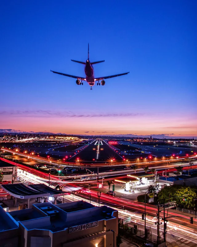 Plane landing at the San Diego airport